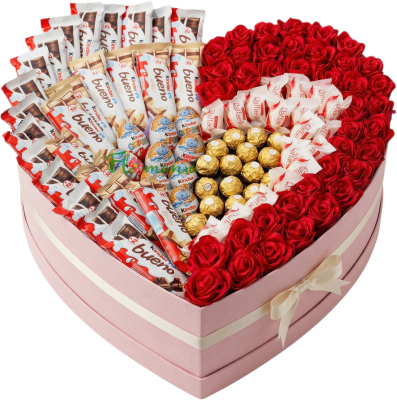 Коробка в виде сердца с красными розами и сладостями «Дыхание любви»